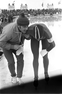 Wereldkampioenschappen schaatsen dames in Heerenveen Gerard Maarse met uitgeput, Bestanddeelnr 925-4355