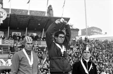 Wereldkampioenschappen schaatsen in Oslo, ceremonie protocolair 500 meter Schenk, Bestanddeelnr 920-0644