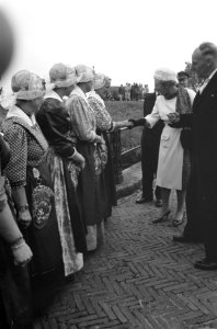Werkbezoek H M de Koningin aan provincie Noord-Holland, Bestanddeelnr 912-7231
