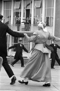 Werkbezoek H M de Koningin aan provincie Noord-Holland, Bestanddeelnr 912-7237