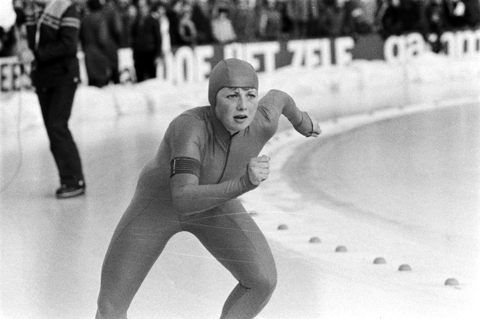 Wereldkampioenschappen schaatsen dames allround in Den Haag. Ria Visser in actie, Bestanddeelnr 930-1057