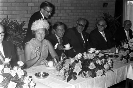 Werkbezoek Beatrix en Claus aan provincie Utrecht, Beatrix en Claus in Zegveld, Bestanddeelnr 925-8224