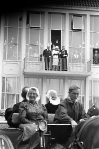 Werkbezoek H M de Koningin aan provincie Noord-Holland, Bestanddeelnr 912-7238