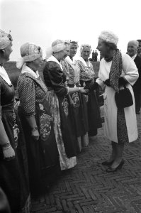 Werkbezoek H M de Koningin aan provincie Noord-Holland, Bestanddeelnr 912-7227