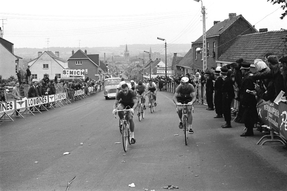 Wereldkampioenschappen wielrennen te Ronse Amateurs Bij de klim van de Kruisbe, Bestanddeelnr 915-4177