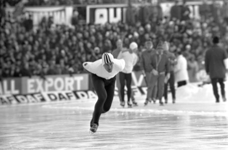 Wereldkampioenschappen schaatsen (heren) te Deventer nr. 25 , 26 F.A. Maier in , Bestanddeelnr 922-1095