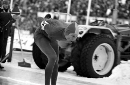 Wereldkampioenschappen schaatsen (heren) te Deventer Goran Claesson in aktie, Bestanddeelnr 922-1100