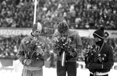 Wereldkampioenschappen schaatsen (heren) te Deventer Huldiging 1.500 meter v.l, Bestanddeelnr 922-1113