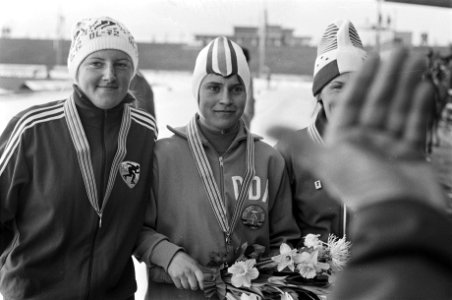 Wereldkampioenschappen schaatsen dames in Assen Karin Kessow (DDR) (kampioene) , Bestanddeelnr 927-7716