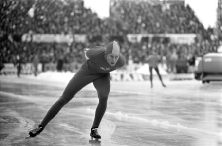 Wereldkampioenschappen schaatsen (heren) te Deventer Goran Claesson in aktie, Bestanddeelnr 922-1090
