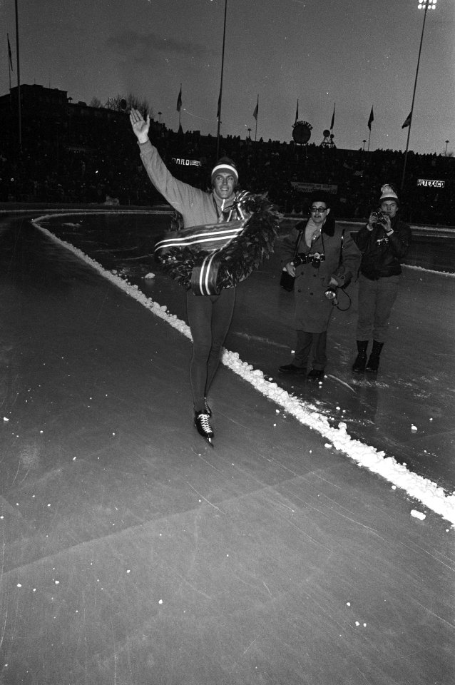 Wereldkampioenschappen schaatsen heren te Oslo huldiging Ard Schenk als wereldk, Bestanddeelnr 925-3975