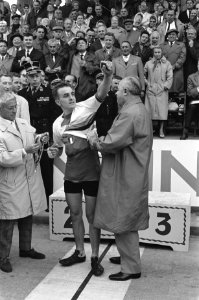 Wereldkampioenschappen wielrennen te Ronse Amateurs Vincentini krijgt regenboo, Bestanddeelnr 915-4174