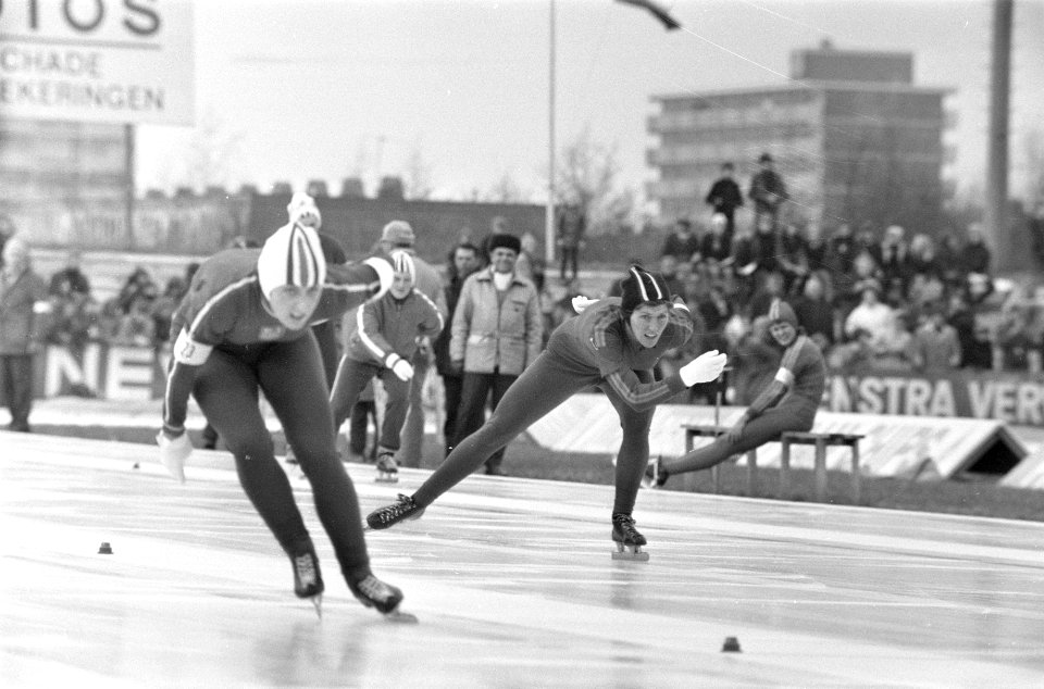 Wereldkampioenschappen schaatsen dames in Heerenveen Atje Keulen Deelstra (rech, Bestanddeelnr 925-4331