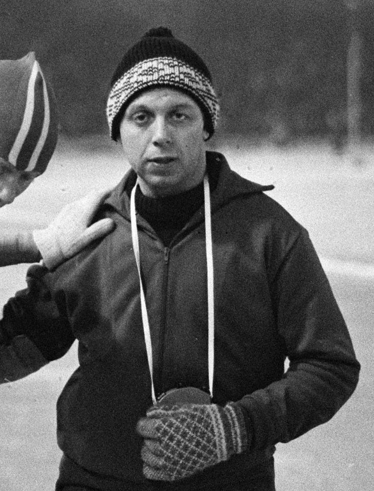 Wereldkampioenschappen schaatsen heren allround in Oslo. Coach Wim de Graaff van, Bestanddeelnr 920-0622 (cropped)