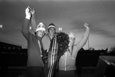 Wereldkampioenschappen schaatsen heren te Oslo huldiging wereldkampioen vlnr, Bestanddeelnr 925-3976