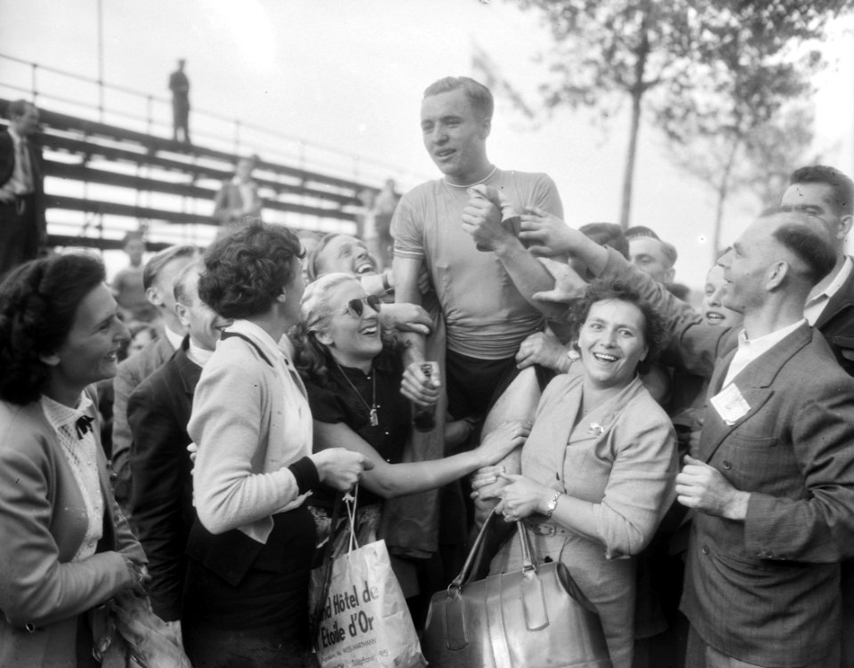 Wereldkampioenschappen Luxemburg. Van Brekel huldiging, Bestanddeelnr 905-2743