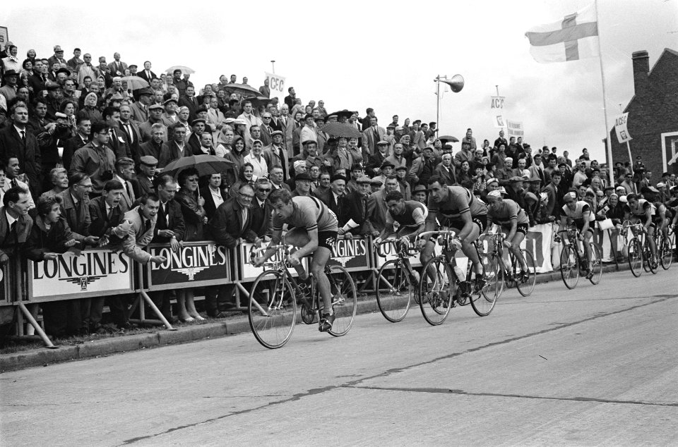 Wereldkampioenschappen wielrennen te Ronse Profs Rik Van Looy aan de leiding , Bestanddeelnr 915-4186
