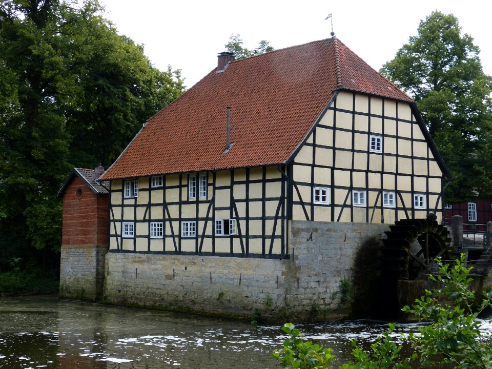 Mill wheel water power truss