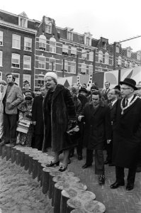 Werkbezoek van koningin Juliana aan Amsterdam koningin Juliana bezoekt Borgerst, Bestanddeelnr 924-1939