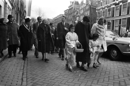 Werkbezoek van koningin Juliana aan Amsterdam koningin Juliana bezoekt Marokkaa, Bestanddeelnr 924-1950