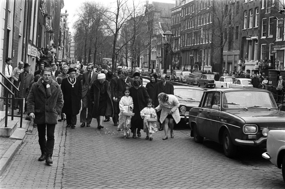 Werkbezoek van koningin Juliana aan Amsterdam koningin Juliana bezoekt Marokkaa, Bestanddeelnr 924-1944