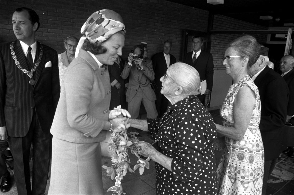 Werkbezoek prinses Beatrix en prins Claus aan provincie Utrecht, Beatrix en Clau, Bestanddeelnr 925-8296