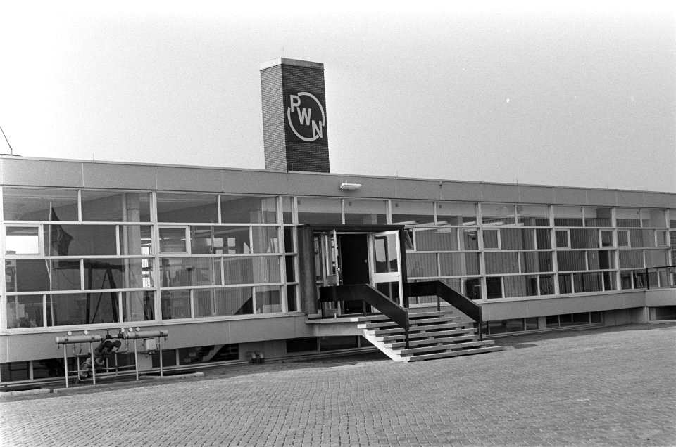 Werkbezoek prins Claus Noord-Holland. Het nieuwe waterwinningsstation, dat prins, Bestanddeelnr 921-3116