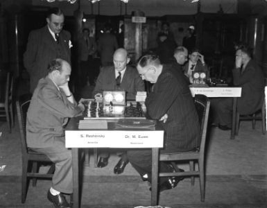 Wereldschaaktournooi. Euwe tegen Reshevsky remise, Bestanddeelnr 904-2974