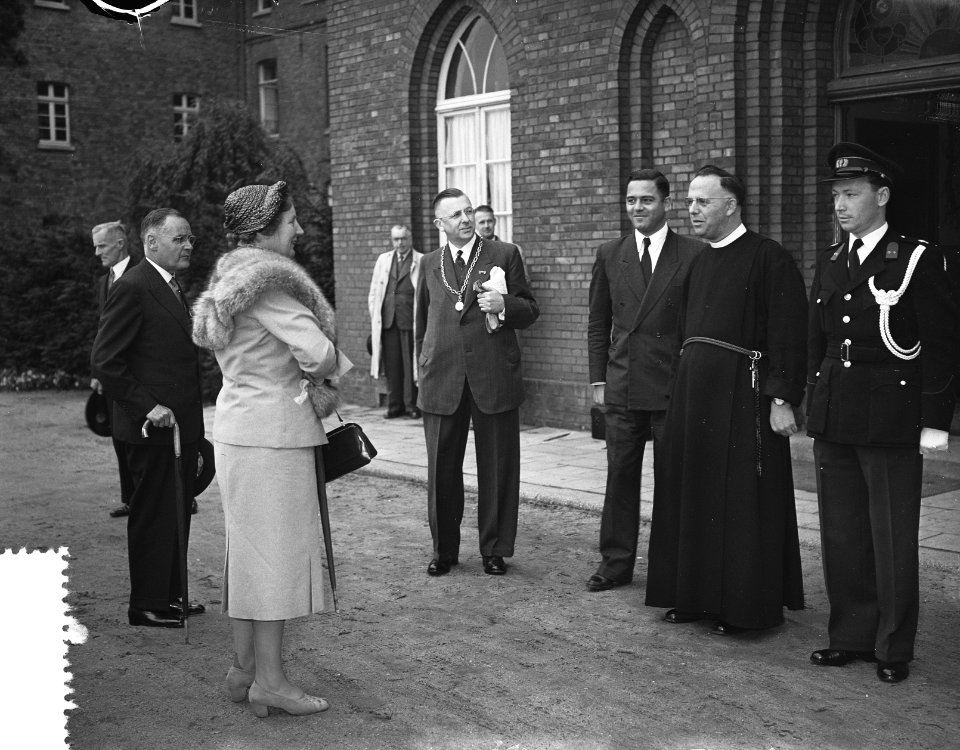 Werkbezoek koningin Juliana aan de Gelderse Achterhoek RK Vakschool voor regeri, Bestanddeelnr 907-2188