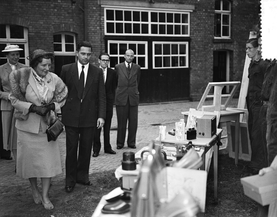 Werkbezoek koningin Juliana aan de Gelderse Achterhoek RK Vakschool voor regeri, Bestanddeelnr 907-2192