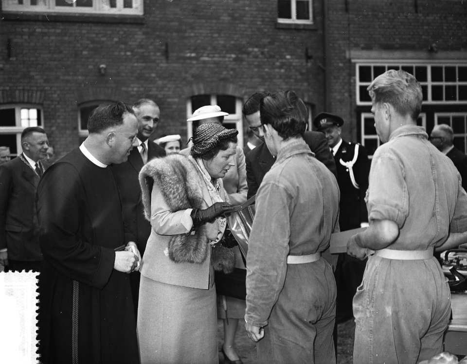 Werkbezoek koningin Juliana aan de Gelderse Achterhoek, Bestanddeelnr 907-2187