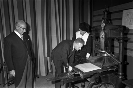 Wethouder G.K.J.M. Hamm opende nieuw bedrijf Jos Neve N.V., Bestanddeelnr 921-7478