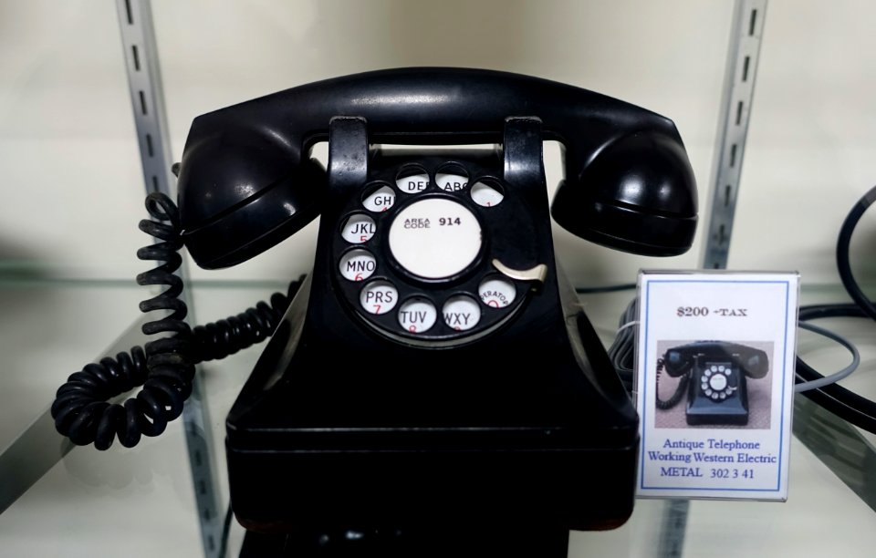 Western Electric 302, metal, 302-3-41 - Telephone Museum - Waltham, Massachusetts - DSC08101