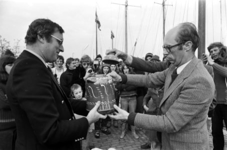 Wethouder Cees Goekoop en burgemeester Jan Pastoor in Amsterdam tgv Workumse , Bestanddeelnr 928-8381