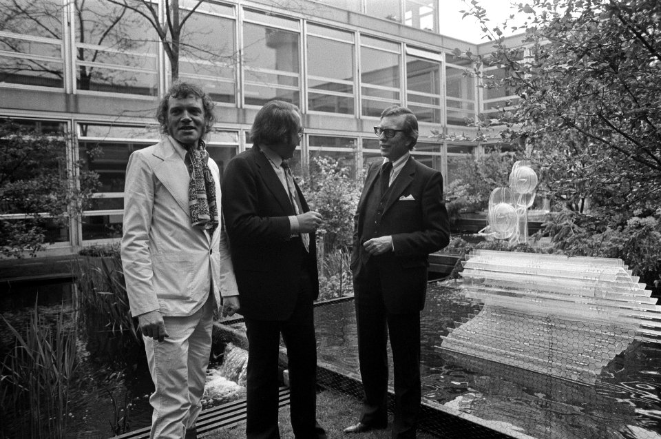 Wethouder Brautigam onthult plastiek bij Turmac in Amsterdam wethouder Brautigam, Bestanddeelnr 927-1851