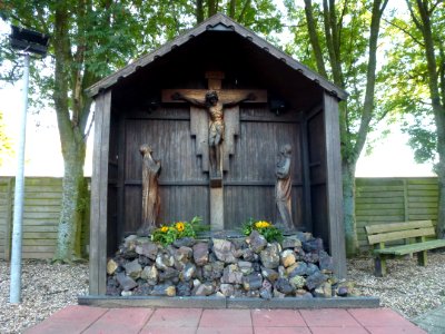 Weurt (Beuningen Gld) Kerkhof calvariegroep