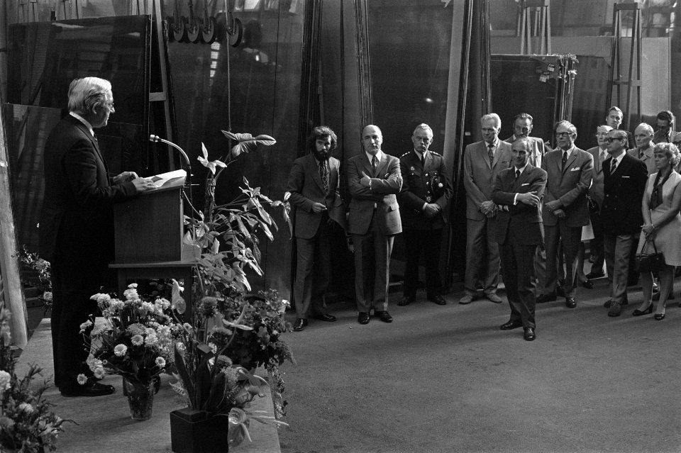Wethouder Bootsma opent fabriek RiederTetterode, Bestanddeelnr 925-8864