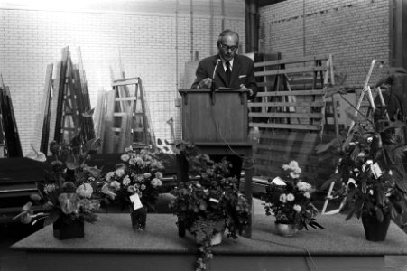 Wethouder Bootsma opent fabriek RiederTetterode, Bestanddeelnr 925-8865