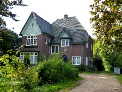 Weurt (Beuningen Gld) Villa Bloemenheuvel van Heemstraweg 11 met oprit
