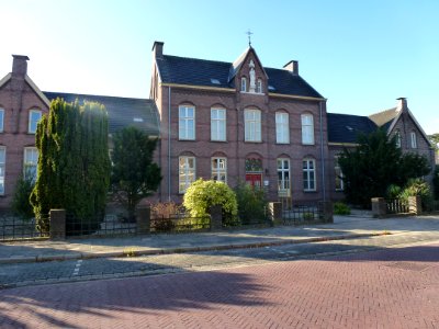 Weurt (Beuningen Gld) klooster Past.v.d.Marckstraat 14 overzicht