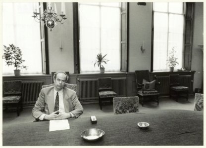 Wethouder A.P. Marselje ( D 66) op het stadhuis. NL-HlmNHA 54032222