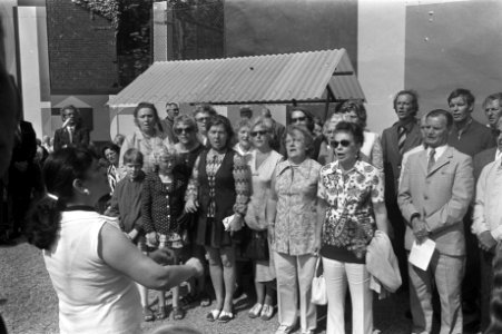 Wethouder Lammers onthuld naambord F. Domela Nieuwenhuis plantsoen, Bestanddeelnr 925-8501