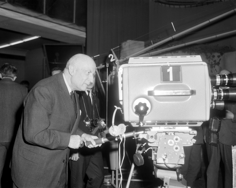 Wethouder dr. P. J. Koets , televisiestudio te Amsterdam geopend, dr. P.J. Koets, Bestanddeelnr 917-5926