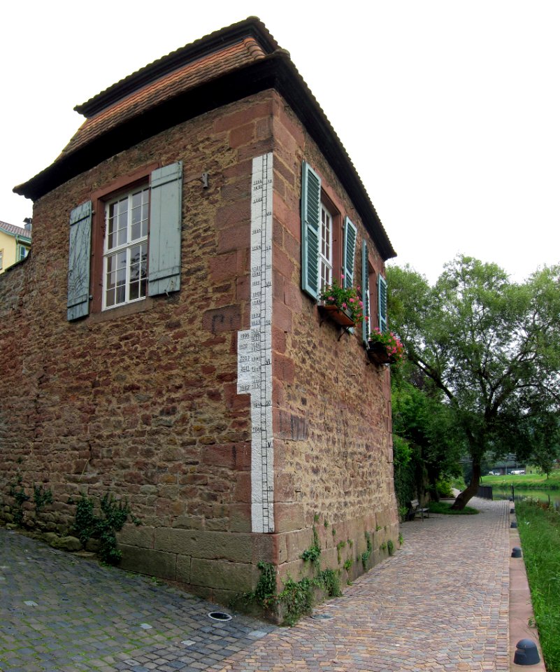 Wertheim, Hochwassermarken am Kittsteintor
