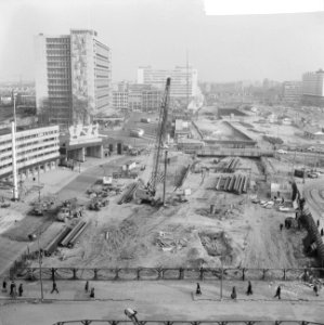 Werkzaamheden Metro Rotterdam, bouwputten worden gesloten bij Stationsplein, Bestanddeelnr 918-6749