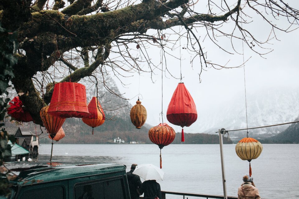 Lantern umbrella people