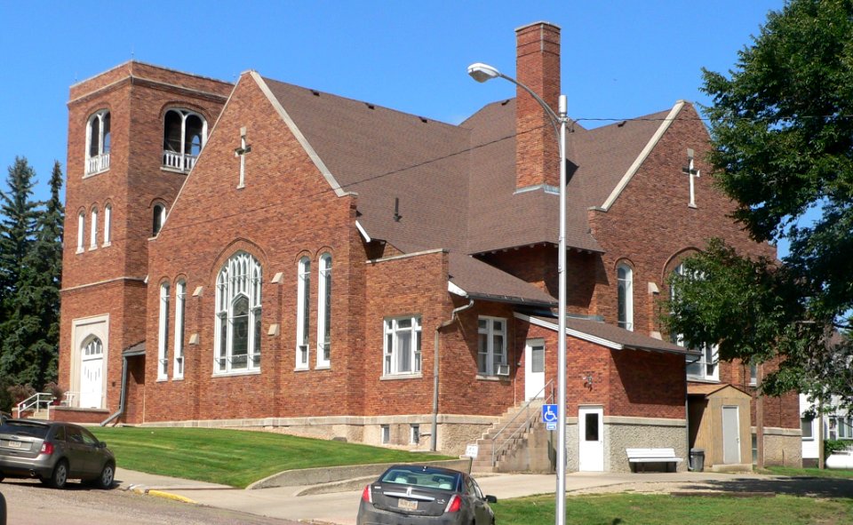 Wessington Springs Methodist church from SE 1