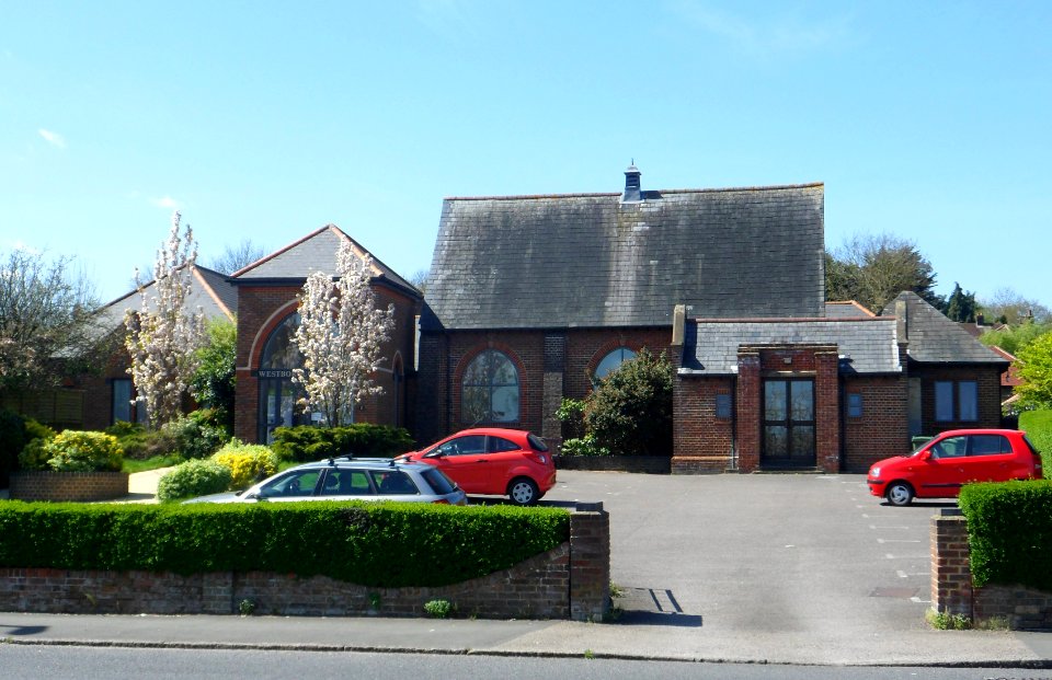 Westborough URC Church, Southway, Westborough, Guildford (April 2014, from East) (1)