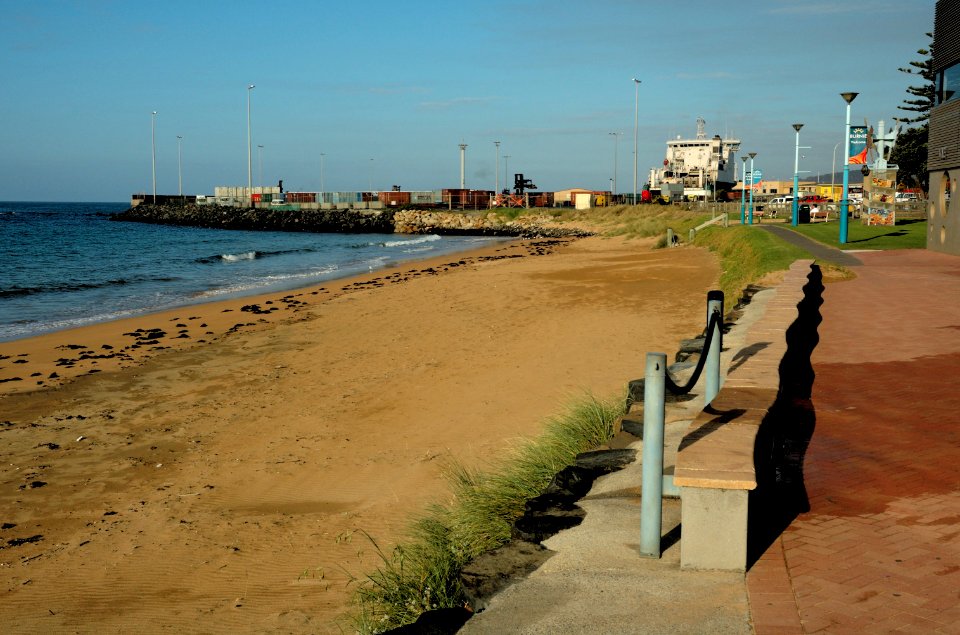 West-Beach-Burnie-20070420-039