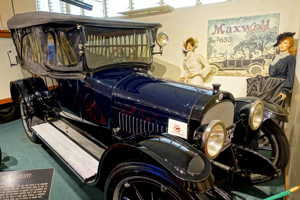 Westcott touring car, 1914, made by Westcott Motor Co., Richmond, Indiana, 60 HP, 6 cylinder, gasoline engine - Luray Caverns Car and Carriage Museum - Luray, Virginia - DSC01279